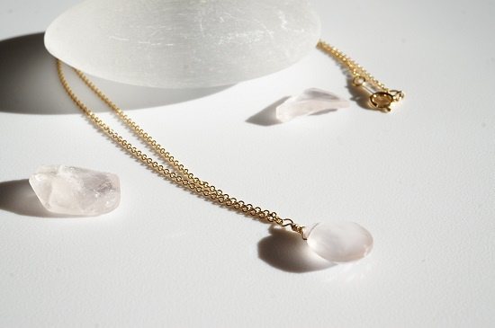 rose quartz necklace