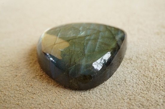 ラブラドライト（Labradorite）