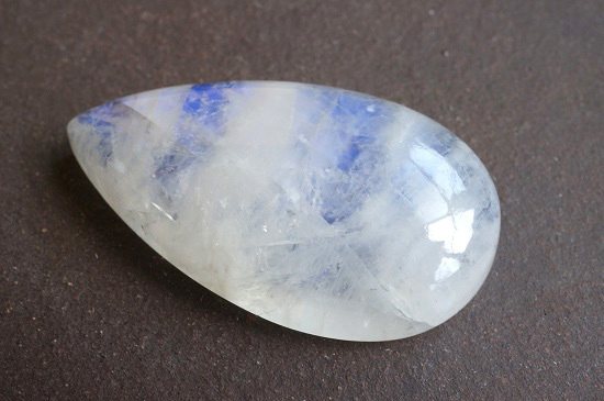 レインボームーンストーン（Rainbow Moonstone）