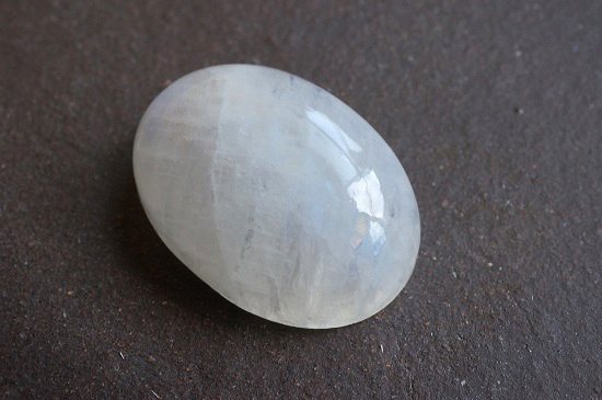 レインボームーンストーン（Rainbow Moonstone）