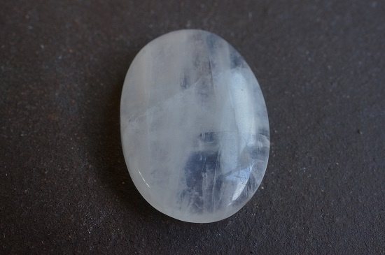 レインボームーンストーン（Rainbow Moonstone）